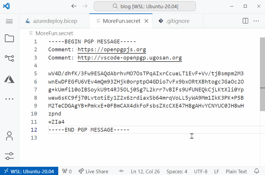 An animation showing how a encrypted file is decrypted with a passphras